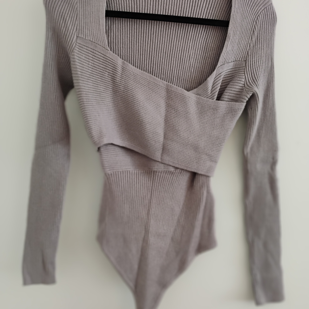 Abercrombie & Fitch Ribbed Scoop Neck Bodysuit in Grey